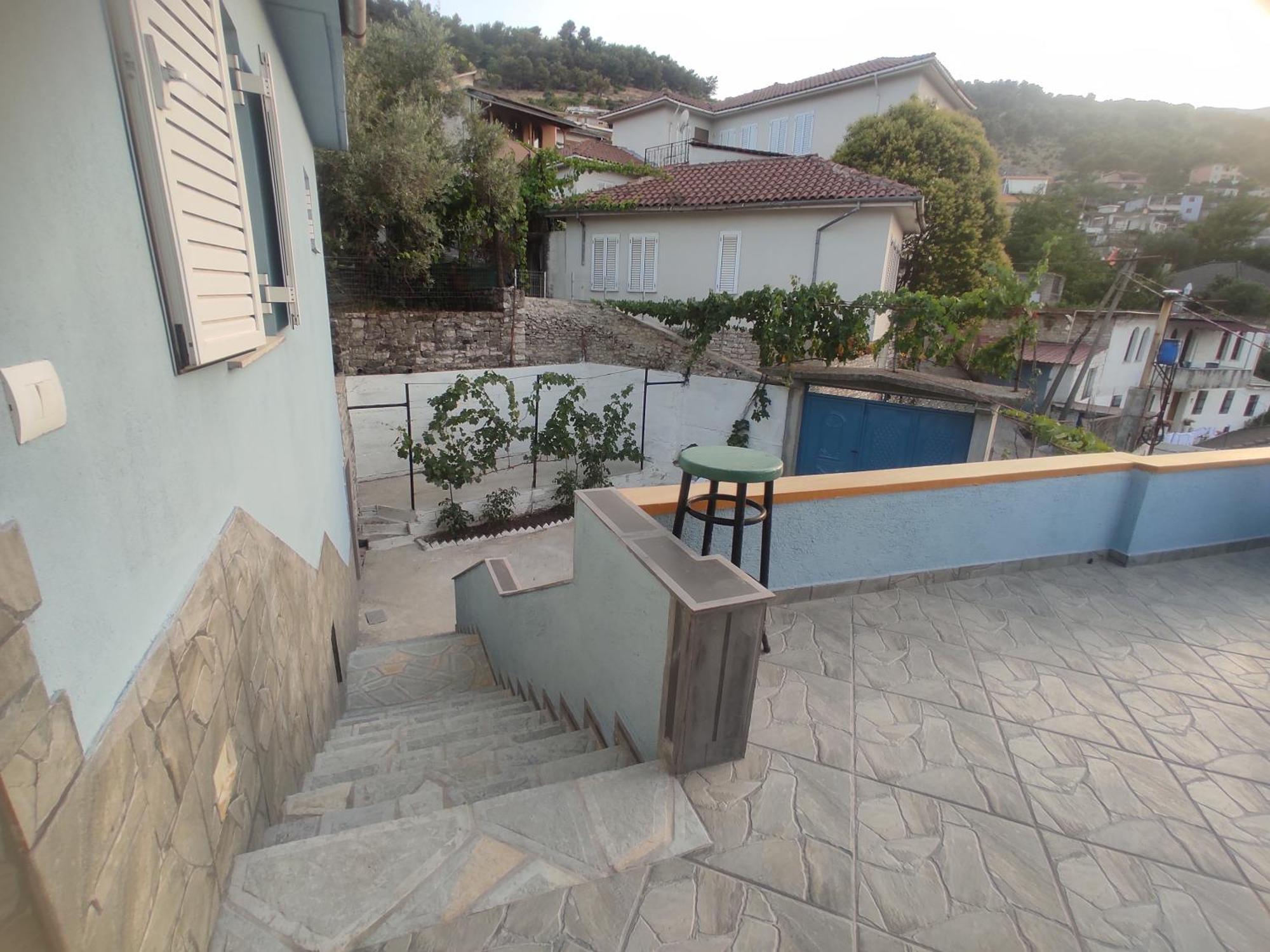 Dino Guest House จีโรคาสเตอร์ ภายนอก รูปภาพ